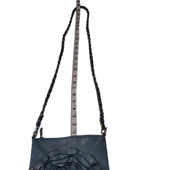 Periwinkle Blue Floral Crossbody - Picture 6 of 10